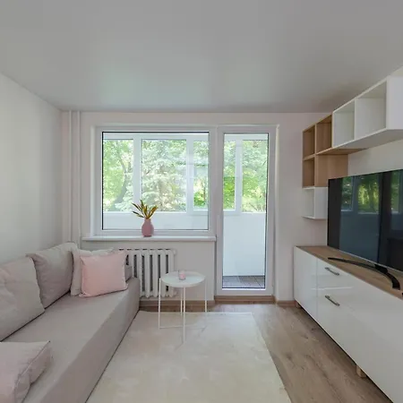 Apartment Convenient With Balcony By Polo *